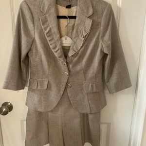 Feminine White House Black Market Suit